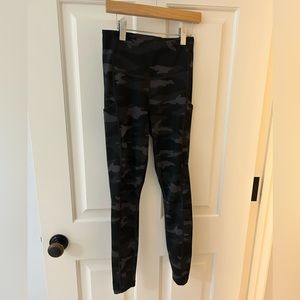 Athleta women’s size XXS camo leggings. In great condition only worn a few times